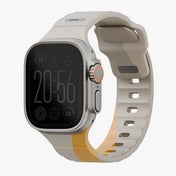 UNIQ STRIDE DE FKM RUBBER APPLE WATCH STRAP 49/46/45/44MM - BEIGE (BEIGE/CANARY YELLOW)