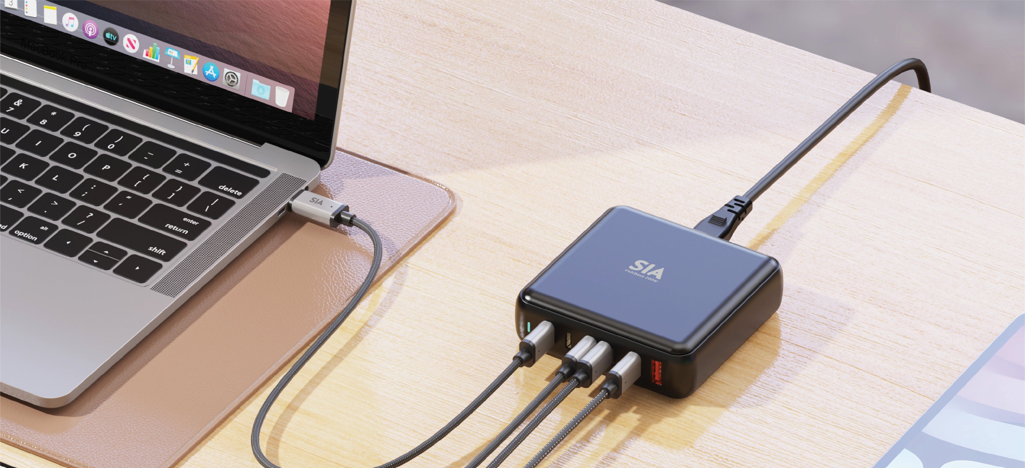 شاحن مكتبي SIA، GaN PD/PPS/QC 200 واط 5 منافذ تايب سي و منفذ USB-A واحد بريطاني | أسود